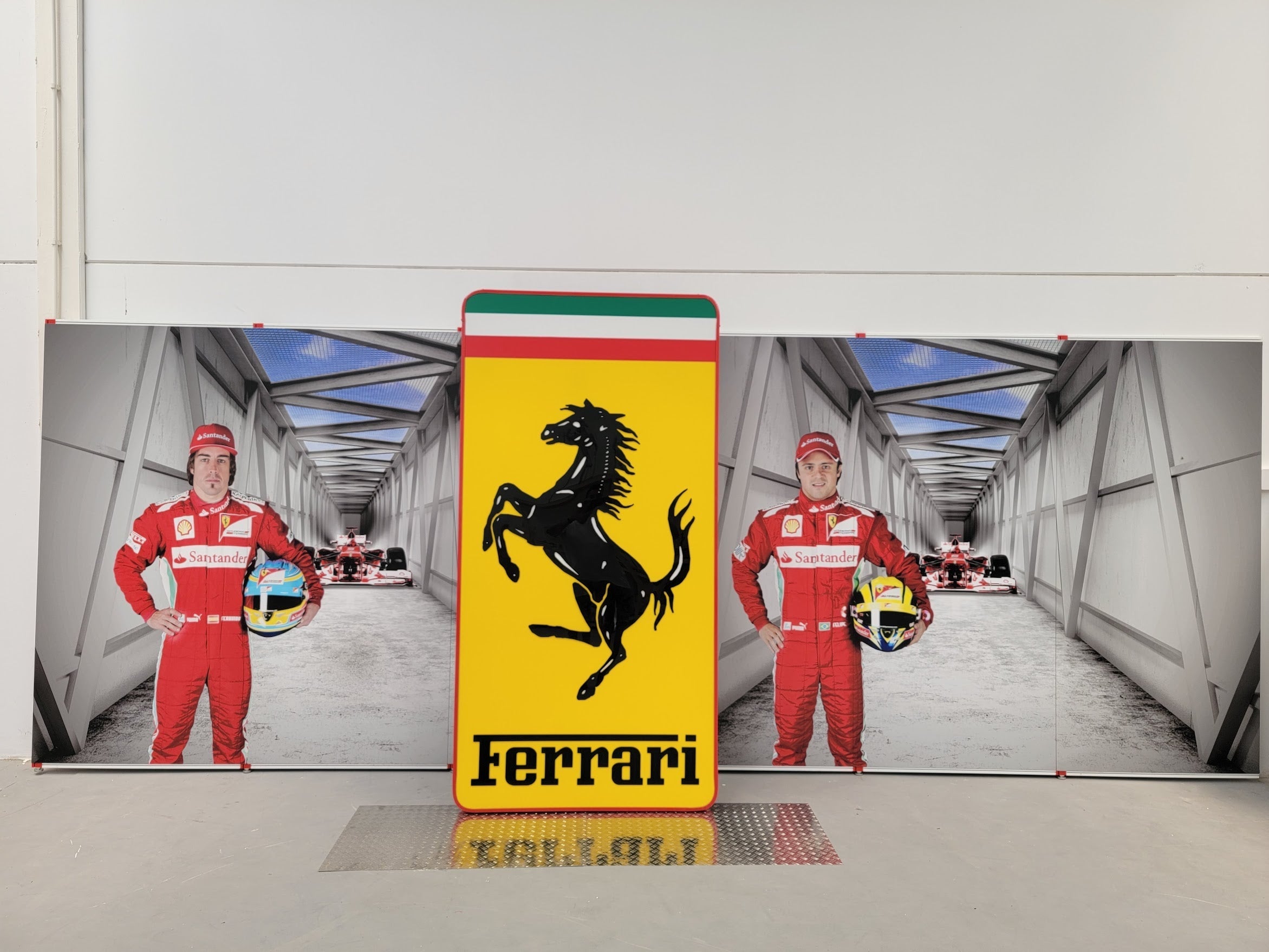 2013 Ferrari XXL official dealership illuminated sign