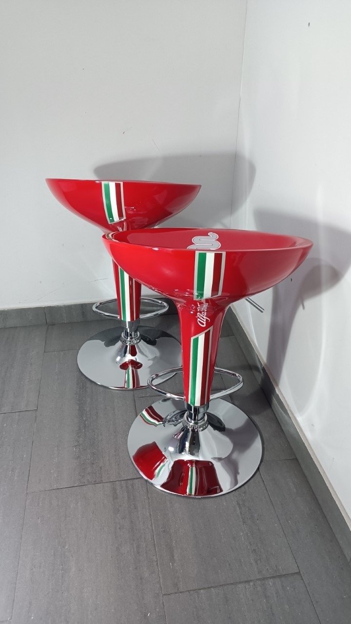 2 Alfa Romeo Stools