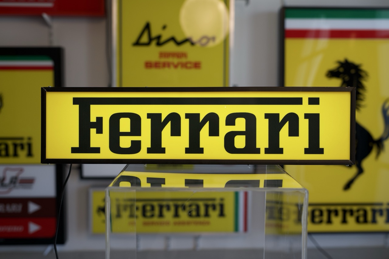 2010's Ferrari dealer illuminated sign