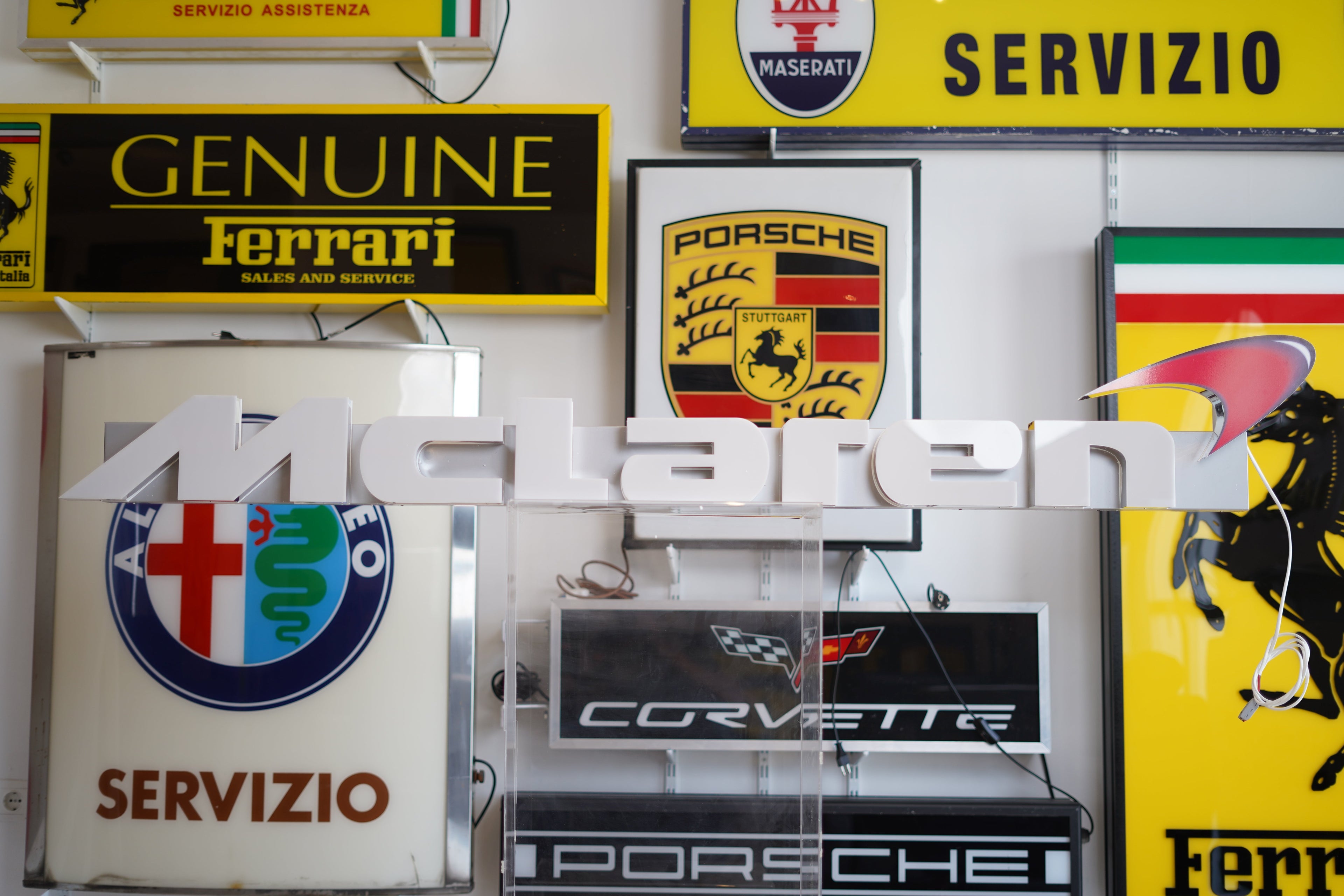 2017 McLaren illuminated official sign