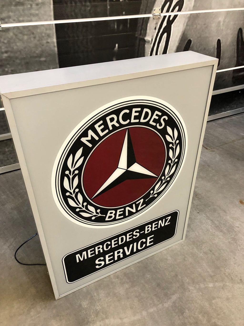Mercedes-Benz Service Dealer Sign