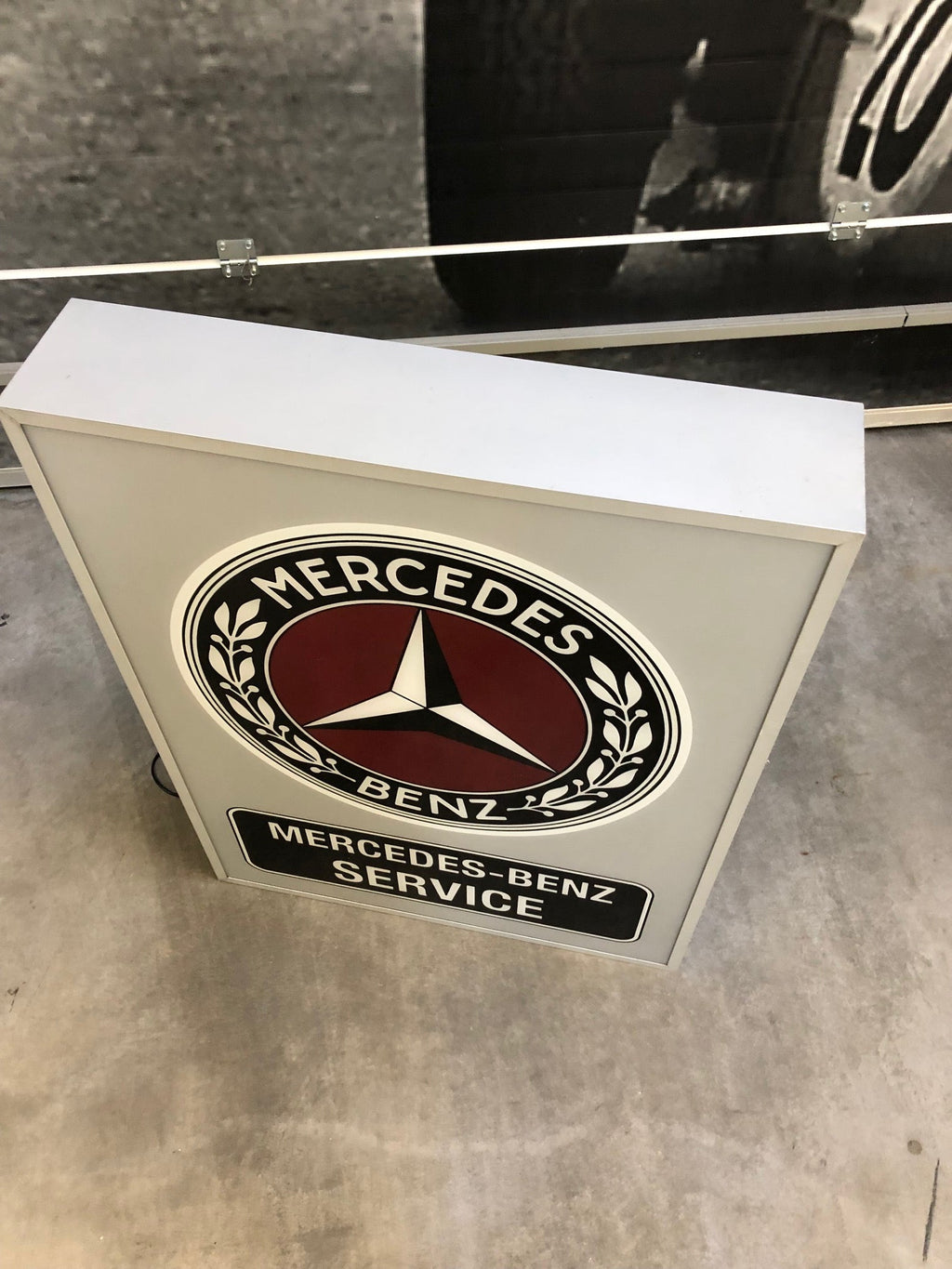Mercedes-Benz Service Dealer Sign