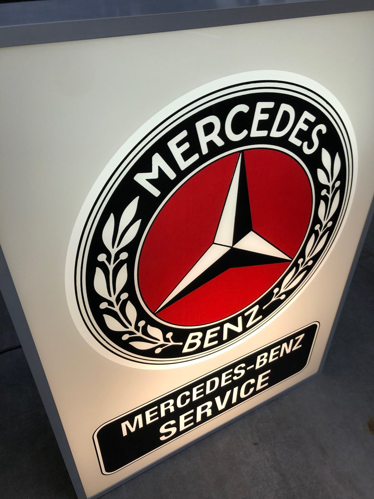 Mercedes-Benz Service Dealer Sign